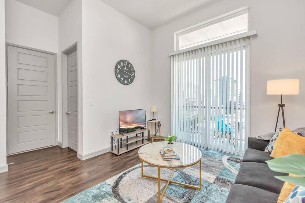 Penthouse Cool-Oasis-In-Houston-Rental Car Available-View-Great-Sleep Exterior foto